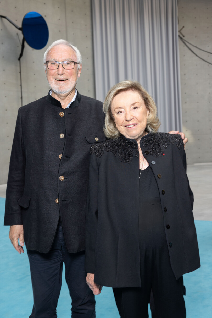 Maryvonne Pinault et son frère, le docteur Gérard Campbell à la Bourse de commerce de Paris en juillet 2022.